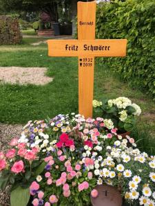 13 - Grab von Fritz Schwörer